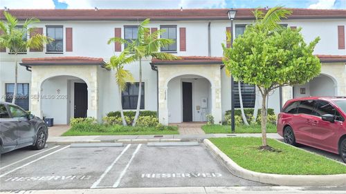 10570 W 33rd Ln, Hialeah, FL, 33018-2117 | Card Image