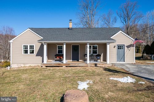 25 Langoma Rd, ELVERSON, PA, 19520-9448 | Card Image