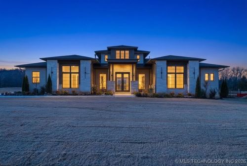 15240 S 27th Eastavenue, Bixby, OK, 74008 | Card Image