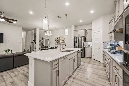 612 Courtyard Ln, Irving, TX, 75039-1251 | Card Image