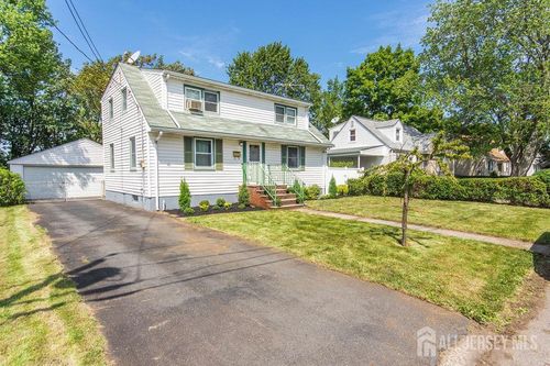 7 Walnut St, Edison, NJ, 08817-3111 | Card Image