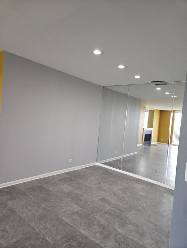 APT-506E - 4545 W Touhy Ave, Condo with 2 bedrooms, 2 bathrooms and 2 parking in Lincolnwood IL | Image 6