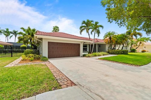 1720 Lakeshore Dr, Weston, FL, 33326-2374 | Card Image