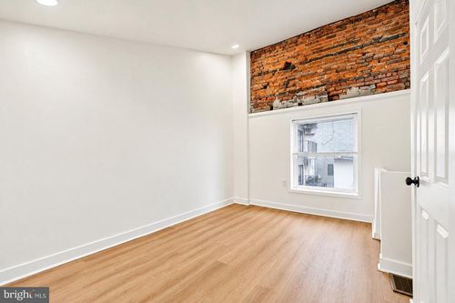 109 W Thompson St, PHILADELPHIA, PA, 19122-4621 | Card Image