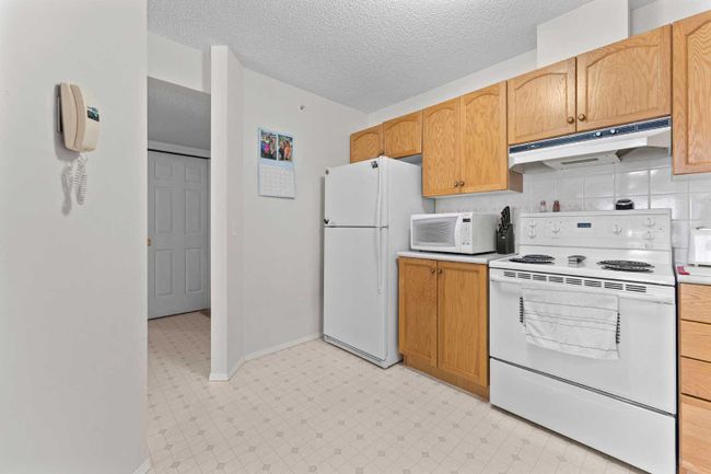 3415 - 3000 Hawksbrow Point Nw, Home with 2 bedrooms, 1 bathrooms and 1 parking in Calgary AB | Image 4