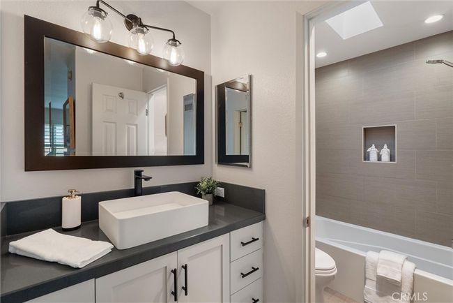 APT-311 - 8635 Falmouth Ave, Condo with 1 bedrooms, 1 bathrooms and 1 parking in Playa del Rey CA | Image 11