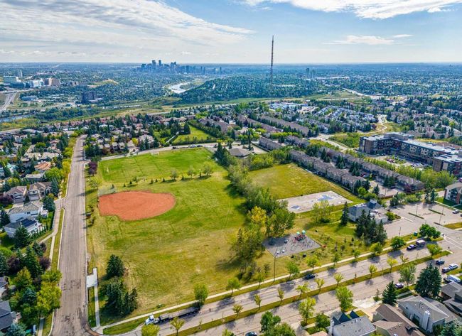 60 Patterson Hill Sw, House detached with 4 bedrooms, 3 bathrooms and 4 parking in Calgary AB | Image 44