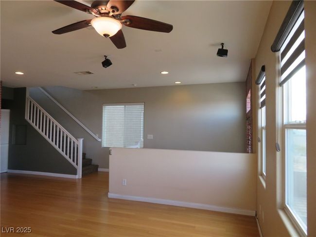 9342 Autumn View Ave, House other with 3 bedrooms, 3 bathrooms and null parking in Las Vegas NV | Image 4