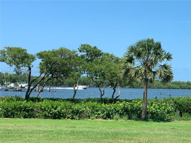 APT-2 - 6102 Se Landing Way, Condo with 2 bedrooms, 2 bathrooms and null parking in Stuart FL | Image 8
