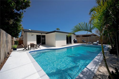 3751 Ne 17th Ave, Pompano Beach, FL, 33064-6632 | Card Image