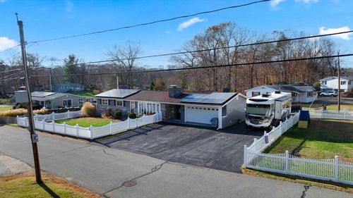 2 Crestwood Rd, Leicester, MA, 01524-1636 | Card Image