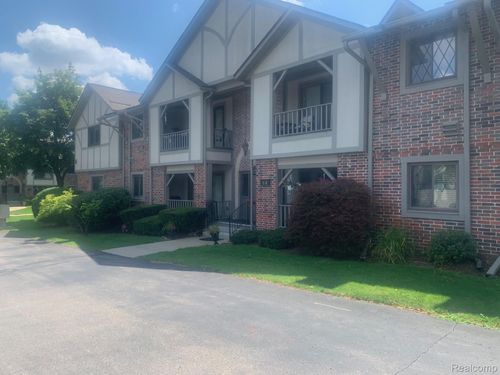 8-42160 Woodward Avenue Avenue, Bloomfield Hills, MI, 48304 | Card Image