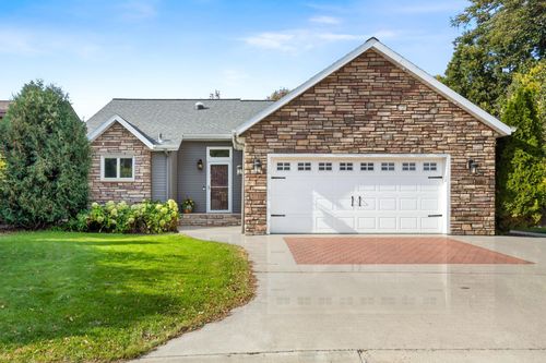2719 Cobblestone Ct S, Fargo, ND, 58103-3508 | Card Image