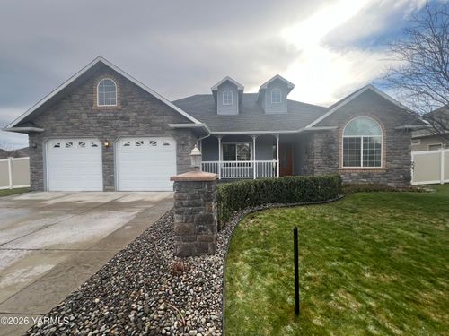 8502 W Arlington Ave, Yakima, WA, 98908-9333 | Card Image