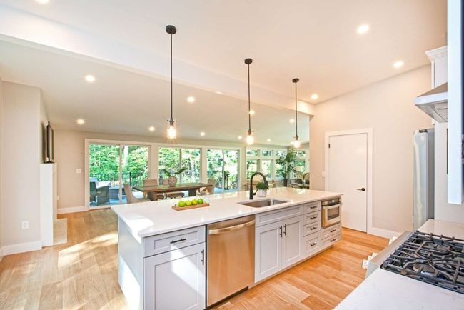 31 High Rock Rd, House other with 3 bedrooms, 4 bathrooms and 6 parking in Wayland MA | Image 7