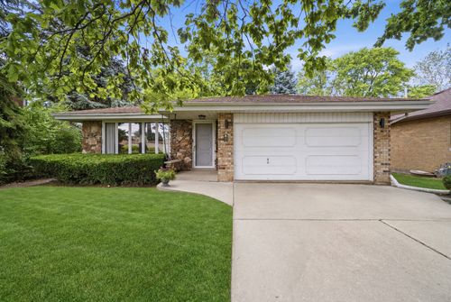 5530 Greenwood Street, Morton Grove, IL, 60053 | Card Image