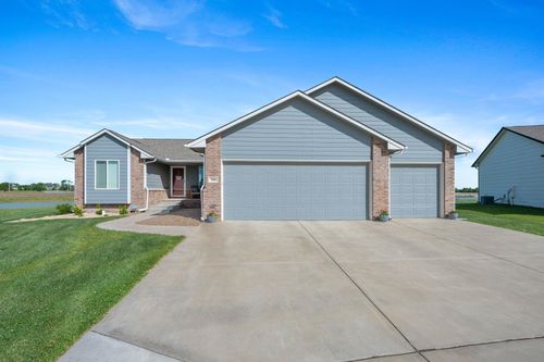 768 E Sunset Cir, Goddard, KS, 67052-8670 | Card Image