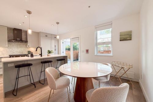 113-515 E 2nd St, North Vancouver, BC, V7L1E1 | Card Image
