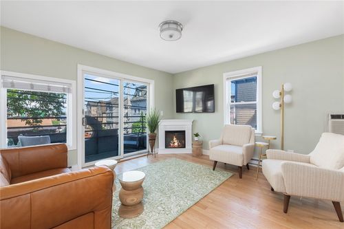 unit-2-492 Thames St, Newport, RI, 02840-6747 | Card Image