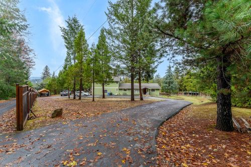 792 Summit Loop, Grants Pass, OR, 97527-8989 | Card Image