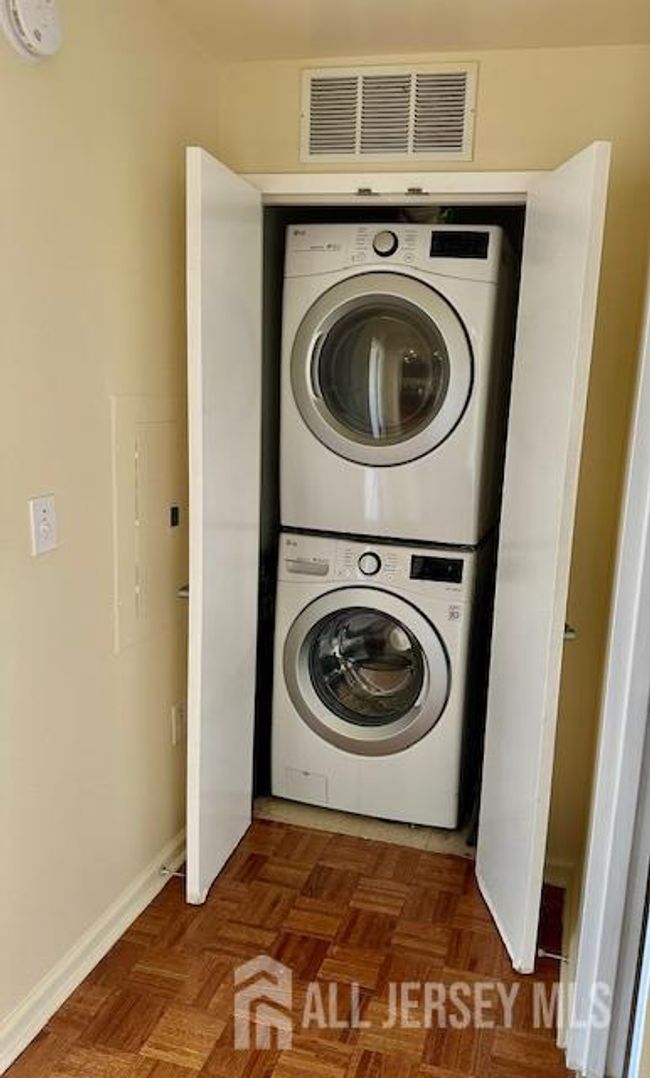 APT-2101 - 110 Somerset St, Townhouse with 1 bedrooms, 1 bathrooms and null parking in New Brunswick NJ | Image 10