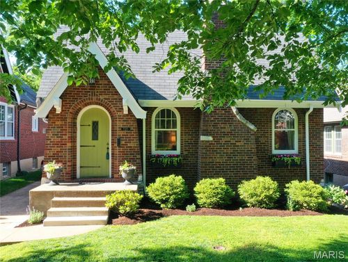 7320 Goff Ave, Richmond Heights, MO, 63117-2415 | Card Image