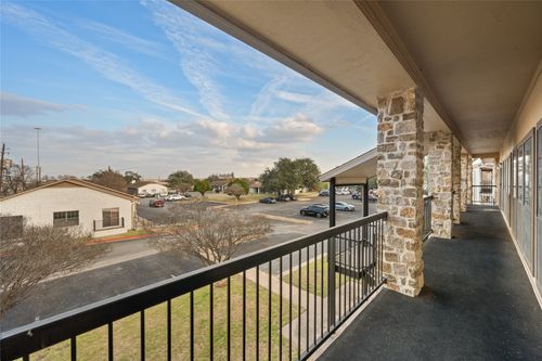 ste-j5-13740 N Highway 183, Austin, TX, 78750-1832 | Card Image