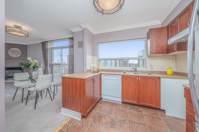 404 - 50 Port St E, Condo with 2 bedrooms, 2 bathrooms and null parking in Mississauga ON | Image 17