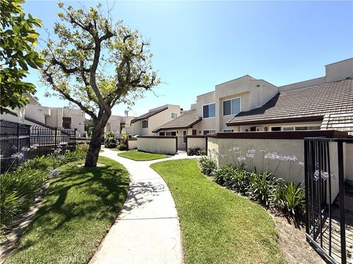 428 N Imperial, Ontario, CA, 91764 | Card Image