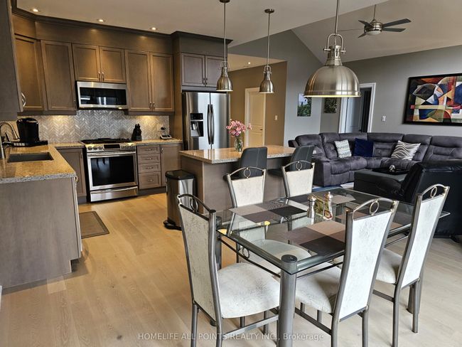 34 Cristiano Ave, House other with 2 bedrooms, 2 bathrooms and 2 parking in Wasaga Beach ON | Image 10