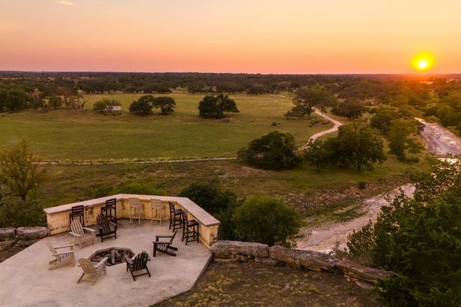 556 Cliff View Loop, Home with 6 bedrooms, 7 bathrooms and null parking in Harper TX | Image 81