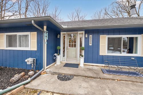 23330 Canfield Ave, Farmington Hills, MI, 48336-2876 | Card Image