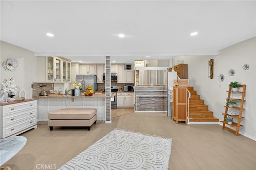 unit-77-7924 Woodman Ave, Panorama City, CA, 91402-6247 | Card Image