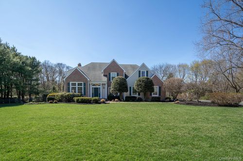 72 Norwood Rd, Northport, NY, 11768-3510 | Card Image