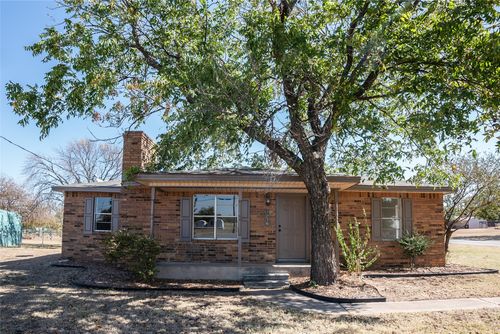 1226 Clay St, Nocona, TX, 76255-4520 | Card Image