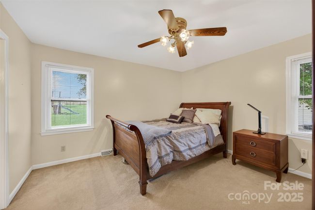 Primary Bedroom | Image 17