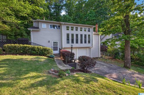 1743 Old Columbiana Rd, Vestavia Hills, AL, 35216-1651 | Card Image