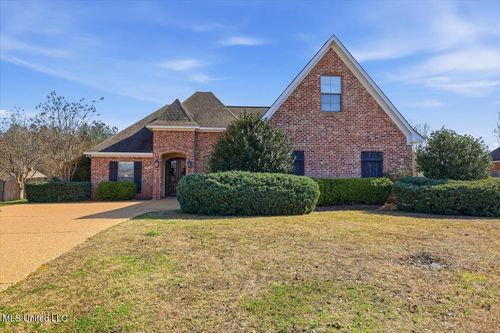 215 Tucker Dr, Brandon, MS, 39042-5020 | Card Image