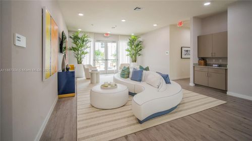 apt-305-610 Ne 2nd St, DANIA BEACH, FL, 33004-3409 | Card Image