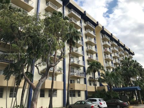 apt-204w-801 Nw 47th Ave, Miami, FL, 33126-2569 | Card Image