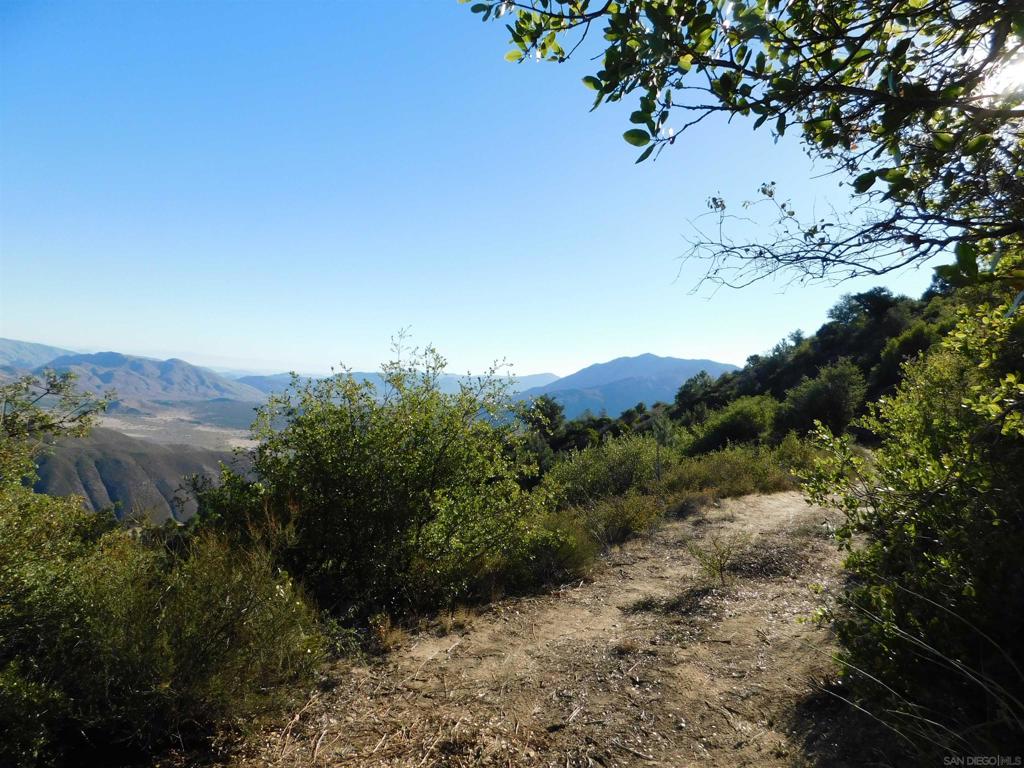 Land in Julian 3