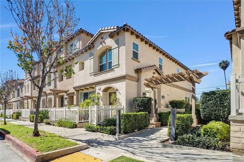 329 N Fenimore Ave, Azusa, CA, 91702-3924 | Card Image