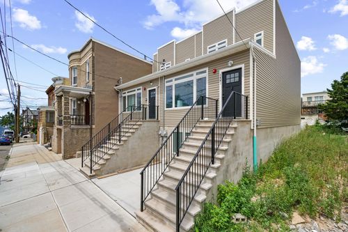 2-1400 9th St, North Bergen, NJ, 07047-1734 | Card Image