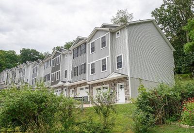 6 Misty Lane, Townhouse with 3 bedrooms, 2 bathrooms and 3 parking in Fairmont WV | Image 1