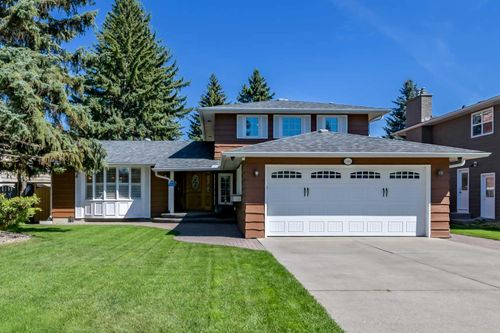 544 Willingdon Blvd Se, Calgary, AB, T2J2A9 | Card Image
