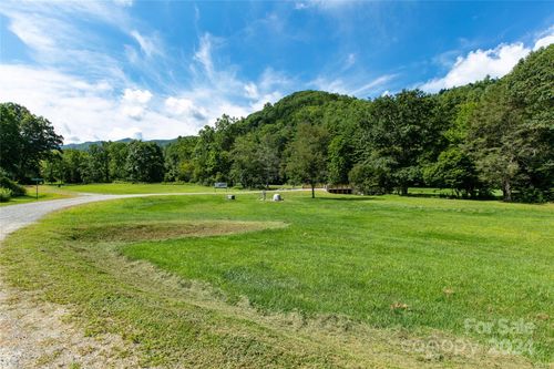 4-141 Parker Rd, Canton, NC, 28716-5826 | Card Image