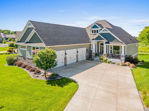 1920 Annika Dr N, Lake Elmo, MN, 55042-4105 | Card Image