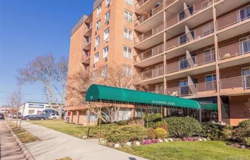 11-a-20 Wendell St, Hempstead, NY, 11550-1211 | Card Image