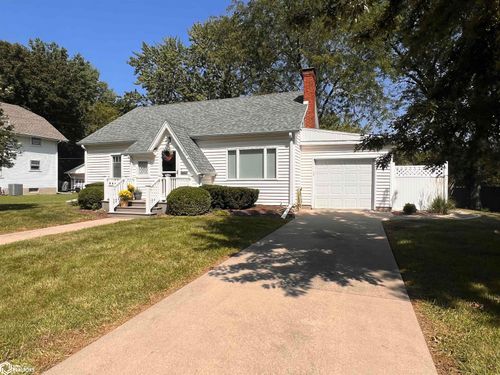 913 E Adams Ave, Fairfield, IA, 52556-3055 | Card Image