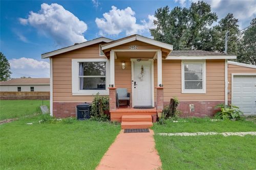 2902 Pershing St, Kissimmee, FL, 34741-6218 | Card Image